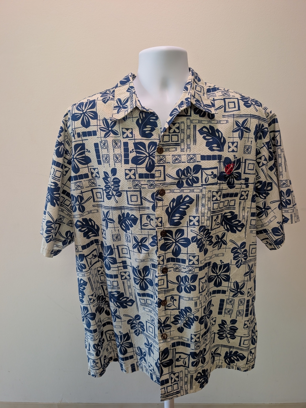 Hilo Hattie Koolina Resort Blue and Cream Hawaiian Print Button-Up Shirt